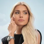 Who is Pamela Reif - German fitness influencer Pamela Reif performing workout in casual athletic wear for social media.